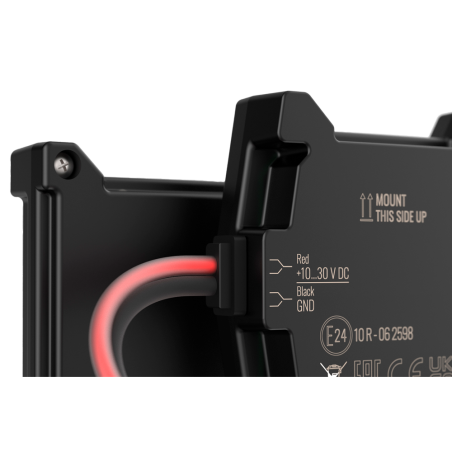 TK-FMC880 - Tracker Plug &amp Play per veicoli - Collegamento della batteria del veicolo - Installazione nascosta sotto il cofan