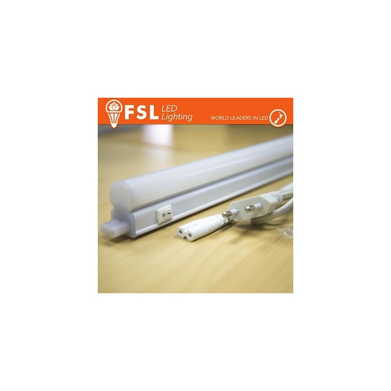 Reglette con interruttore ON/OFF 10W 3000K 90cm Reglette con interruttore ON/OFF 10W 3000K 90cm